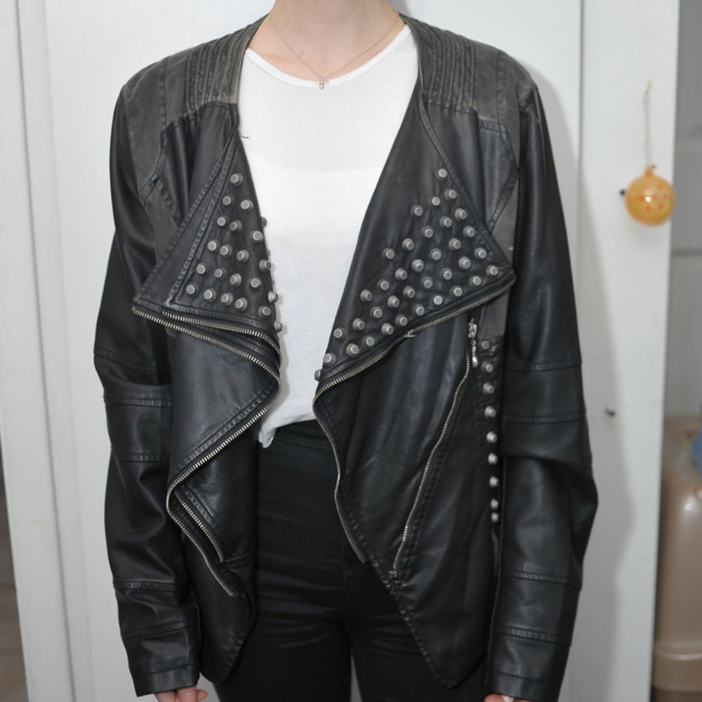 REAL LEATHER STUDDED JACKET